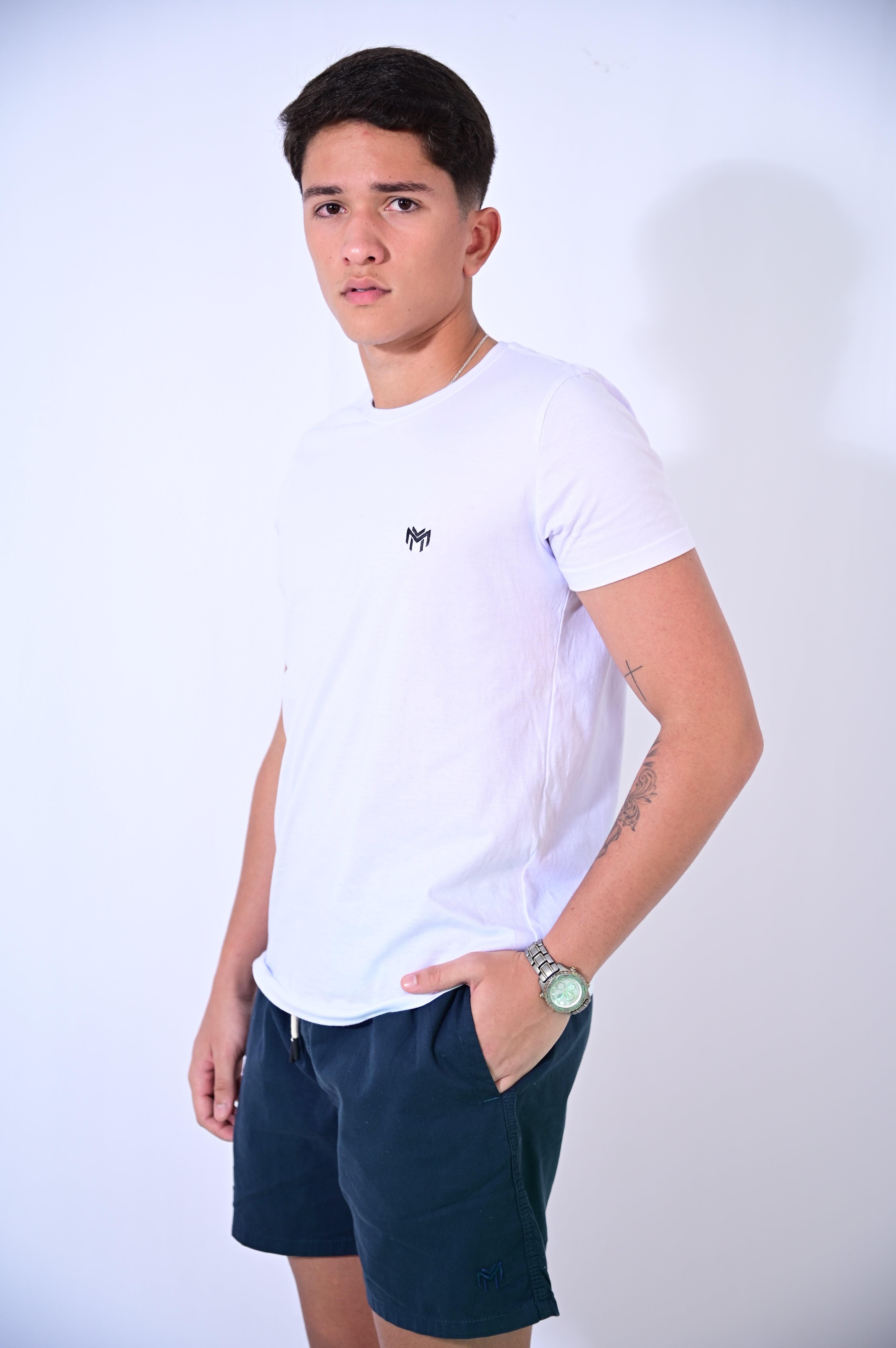 Camiseta Tradicional - Magnum